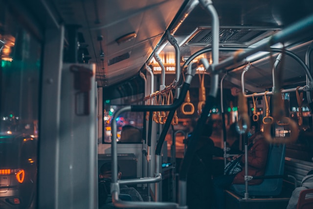 intérieur d'un bus Ametis de nuit